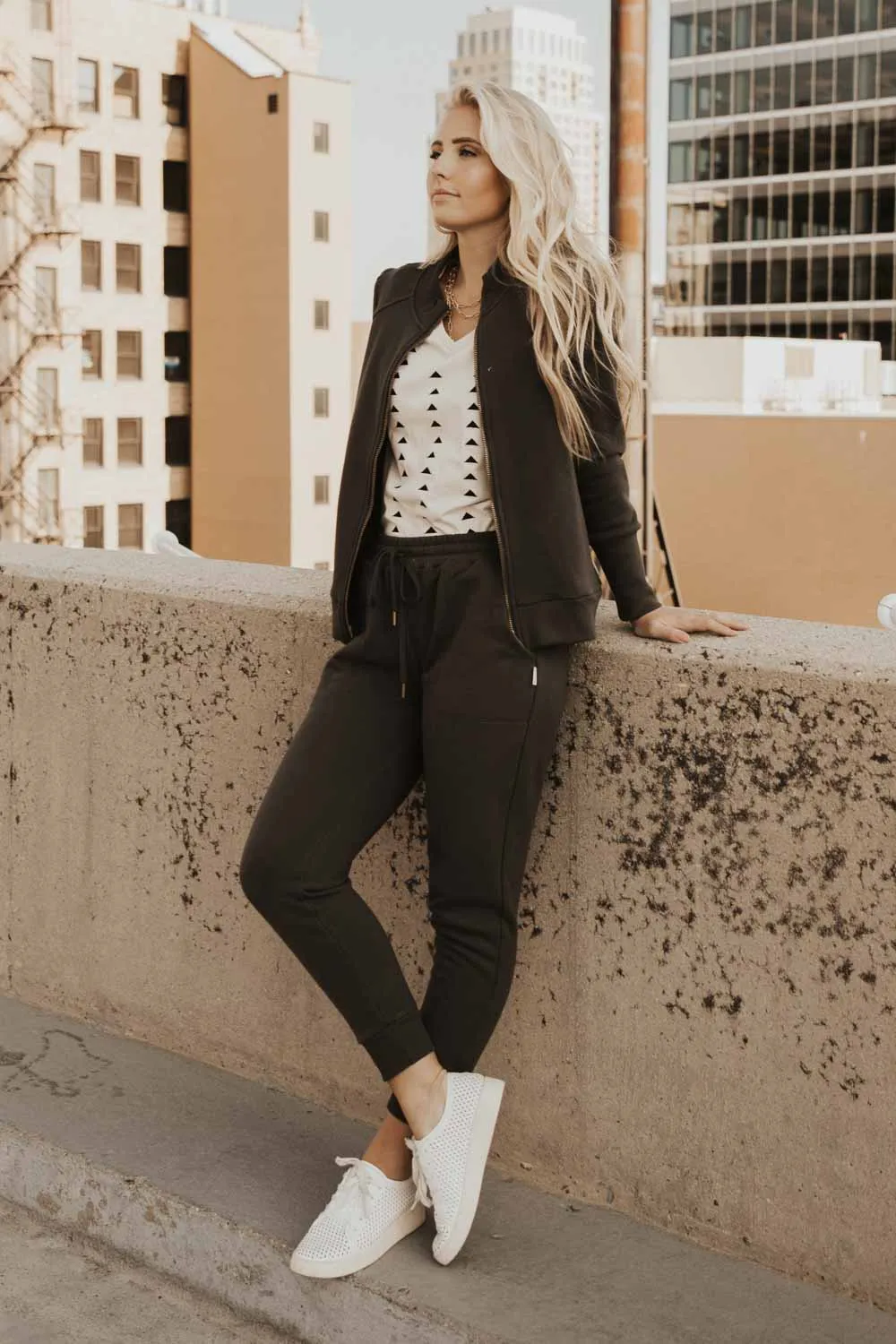 Kourtney Zipper Sweatshirt in Charcoal