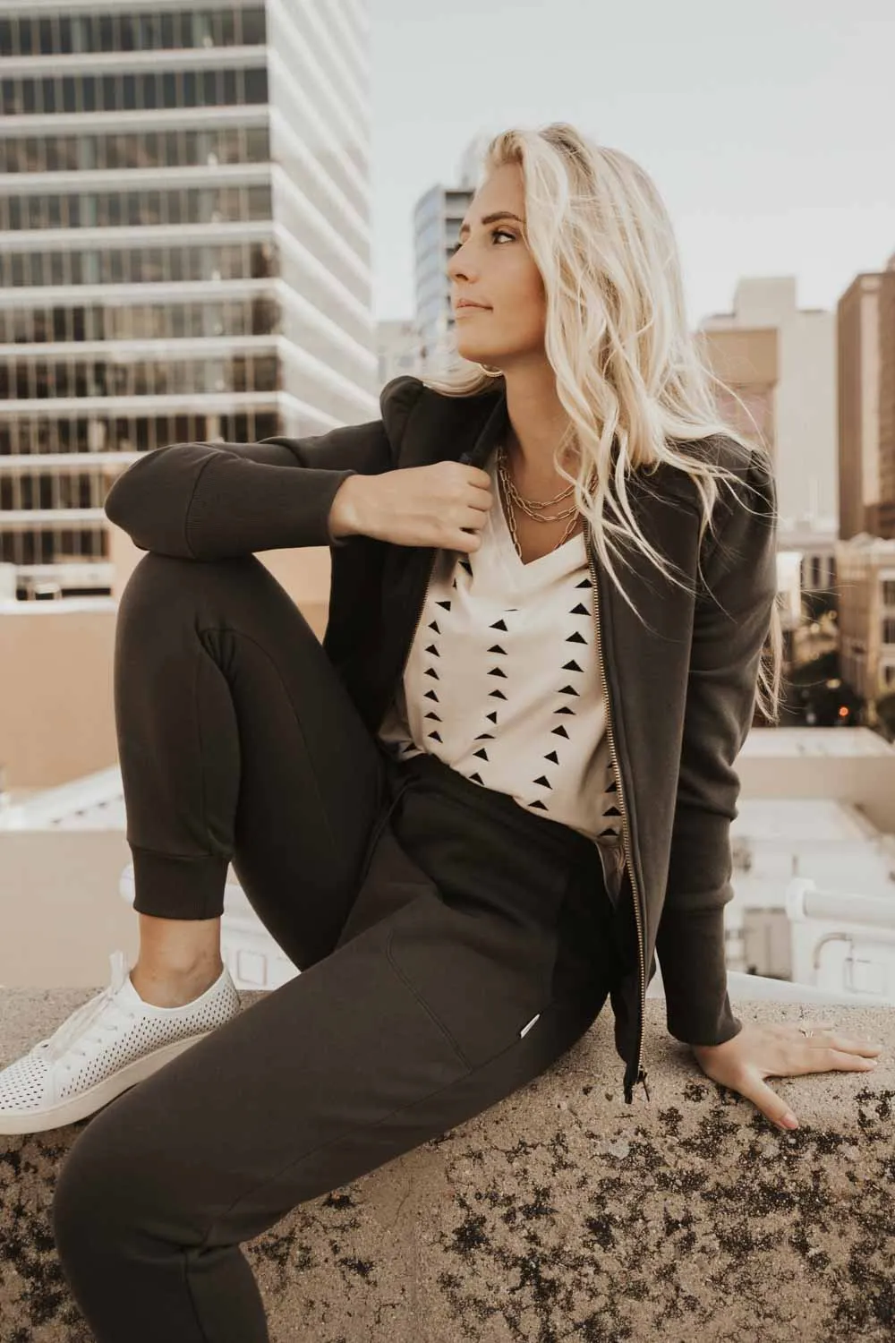 Kourtney Zipper Sweatshirt in Charcoal